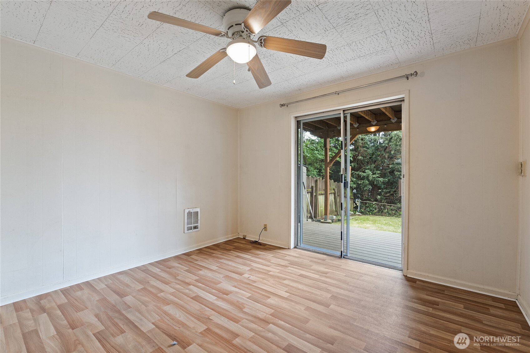 6737 Sycamore Avenue NW Seattle WA 98117