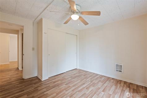 6737 Sycamore Avenue NW Seattle WA 98117