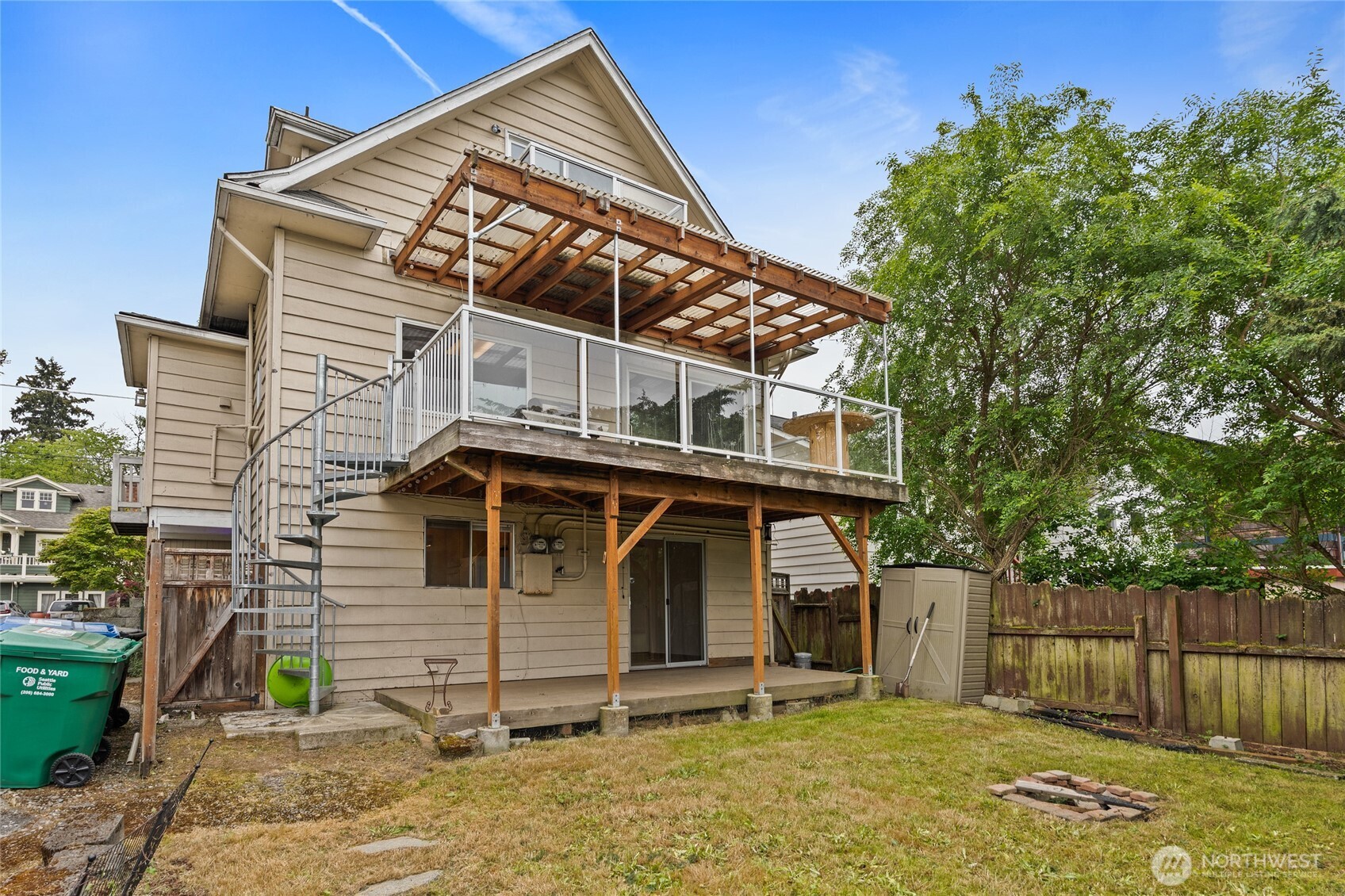 6737 Sycamore Avenue NW Seattle WA 98117