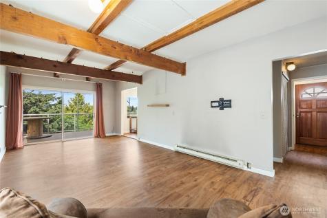 6737 Sycamore Avenue NW Seattle WA 98117