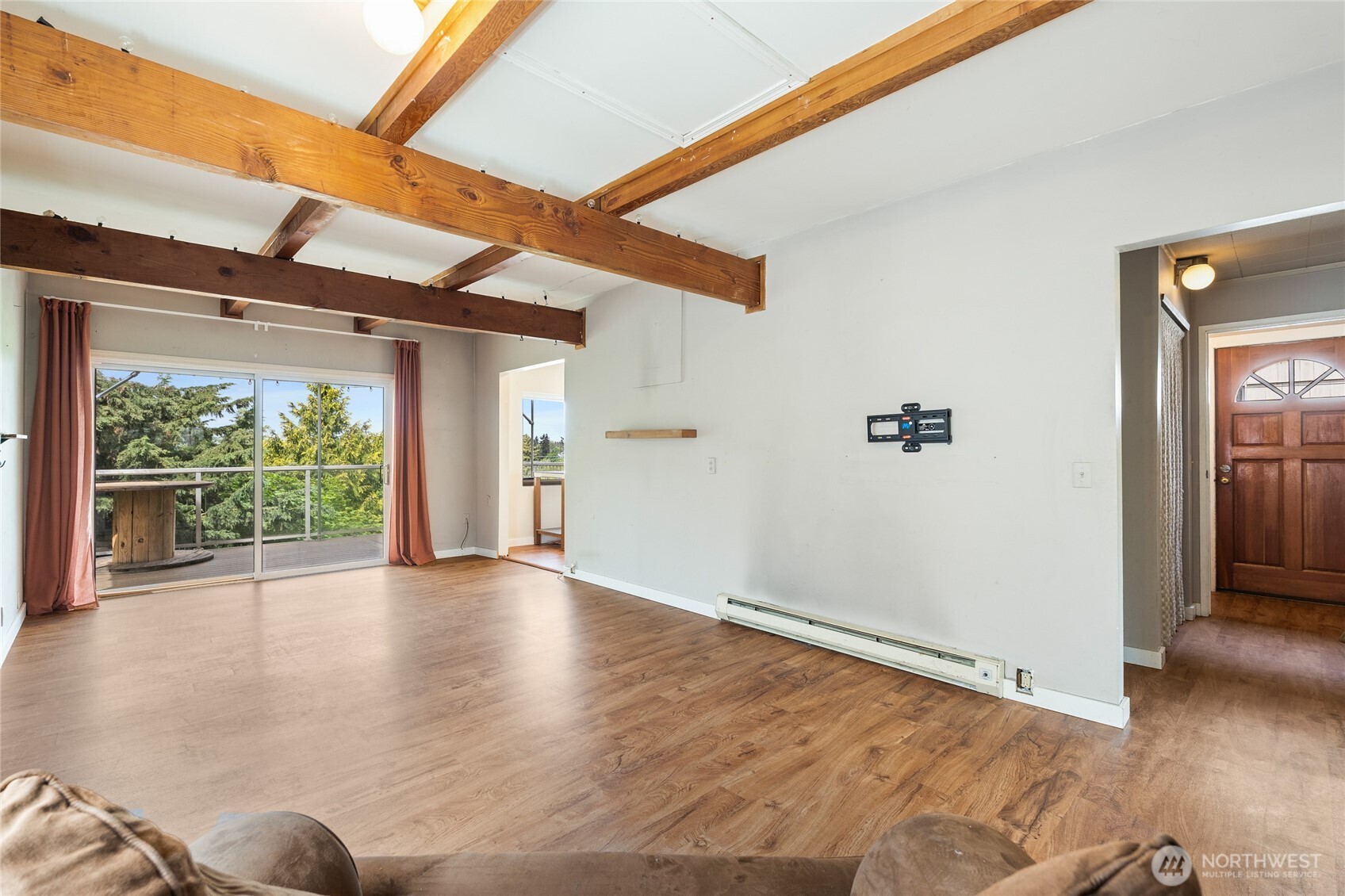 6737 Sycamore Avenue NW Seattle WA 98117