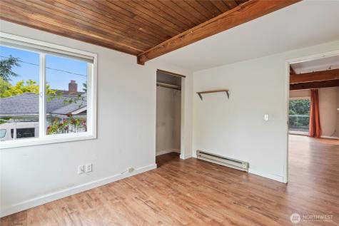 6737 Sycamore Avenue NW Seattle WA 98117
