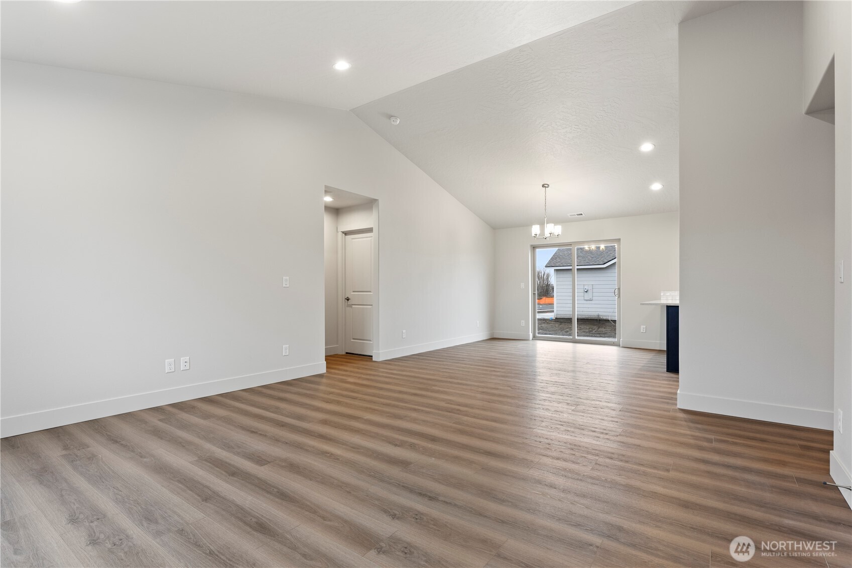 202 N Sandy Loop Moses Lake WA 98837