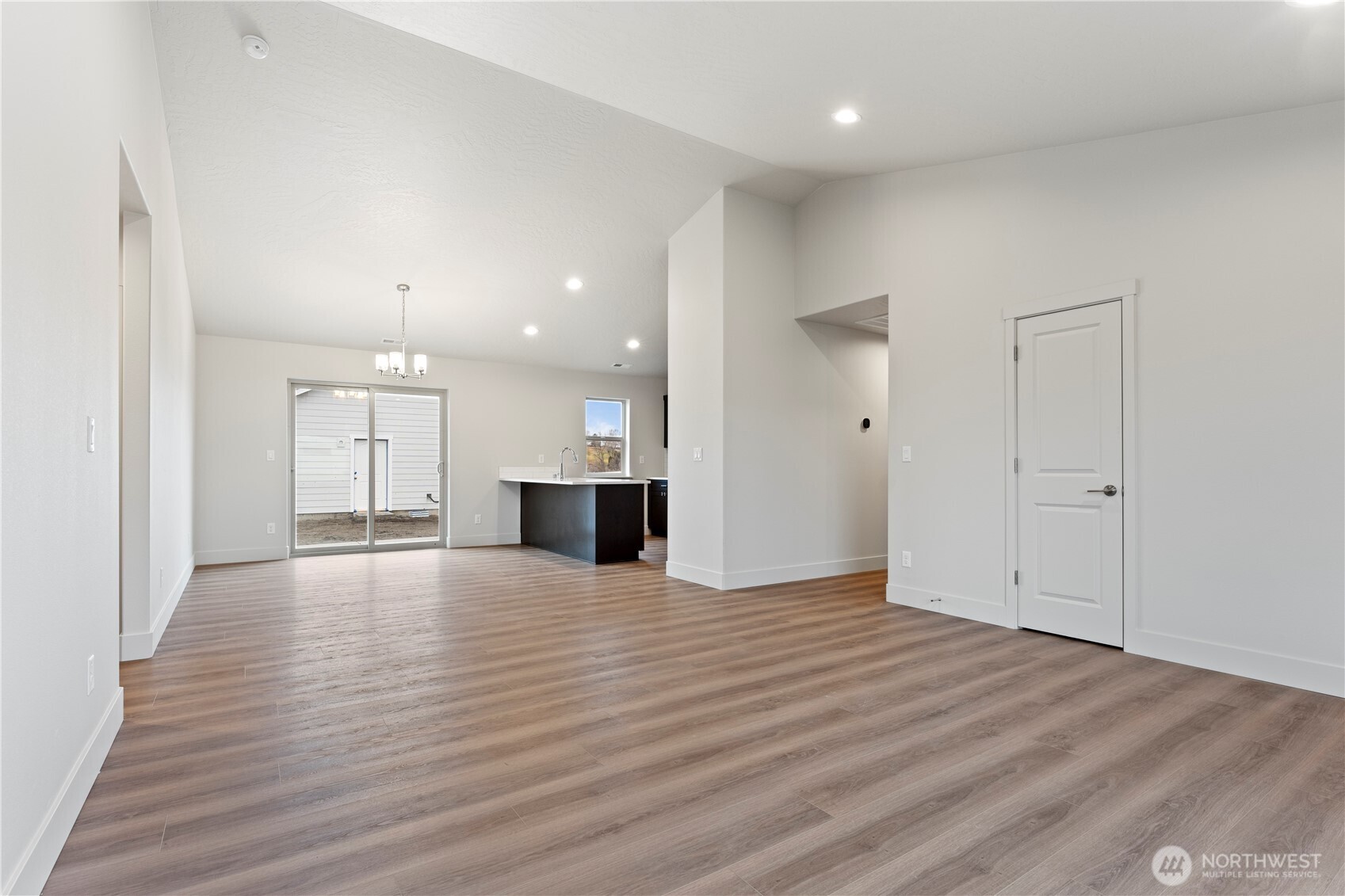 202 N Sandy Loop Moses Lake WA 98837