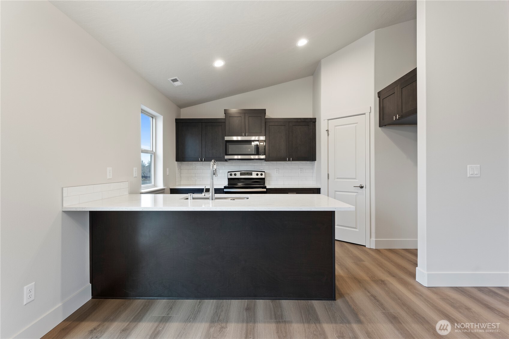 202 N Sandy Loop Moses Lake WA 98837