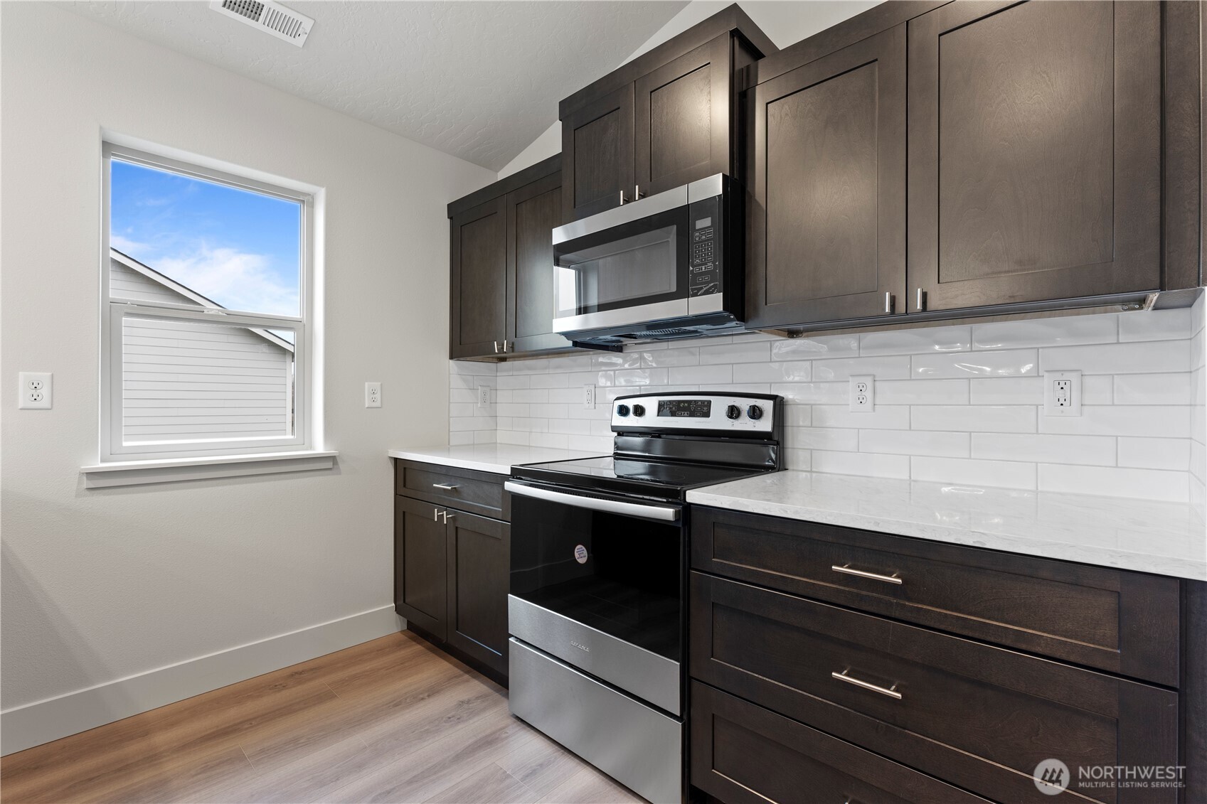 202 N Sandy Loop Moses Lake WA 98837