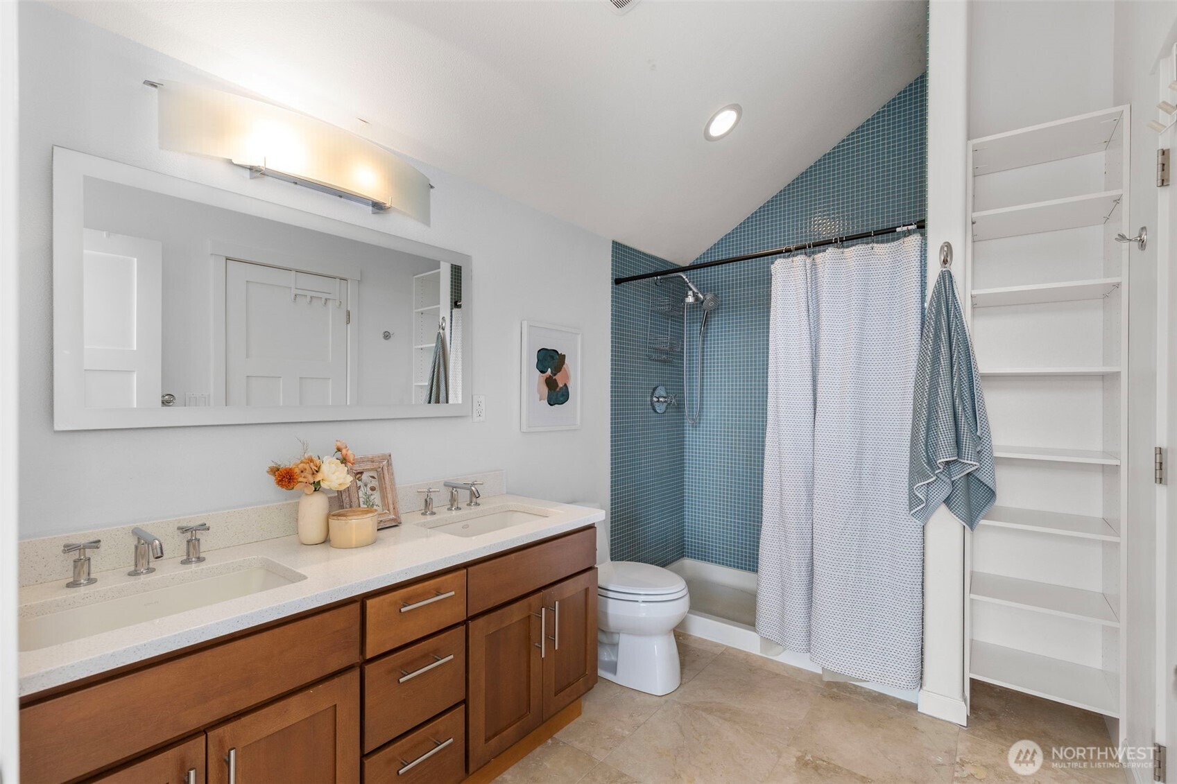 21275 Indianola Road NE Poulsbo WA 98370