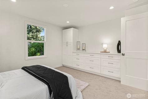 12077 75th Avenue S Seattle WA 98178