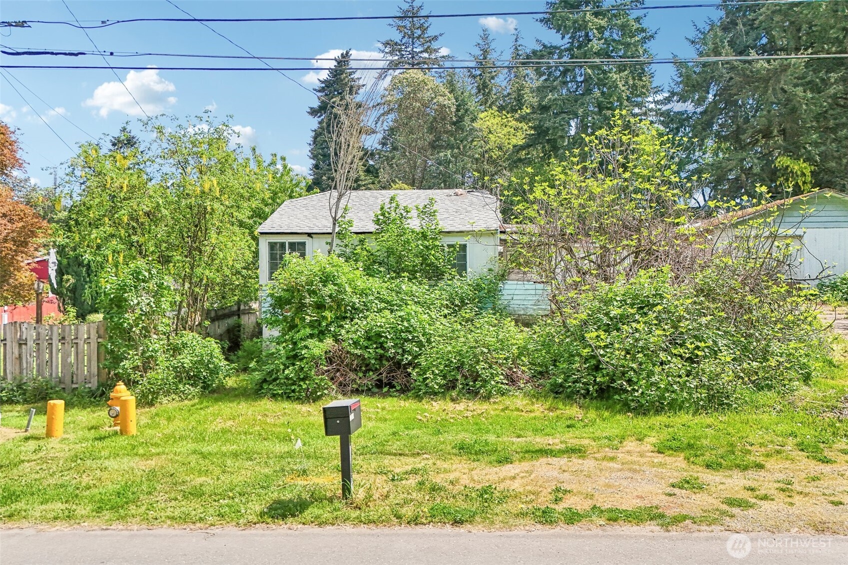 12242 10th Avenue S Seattle WA 98168