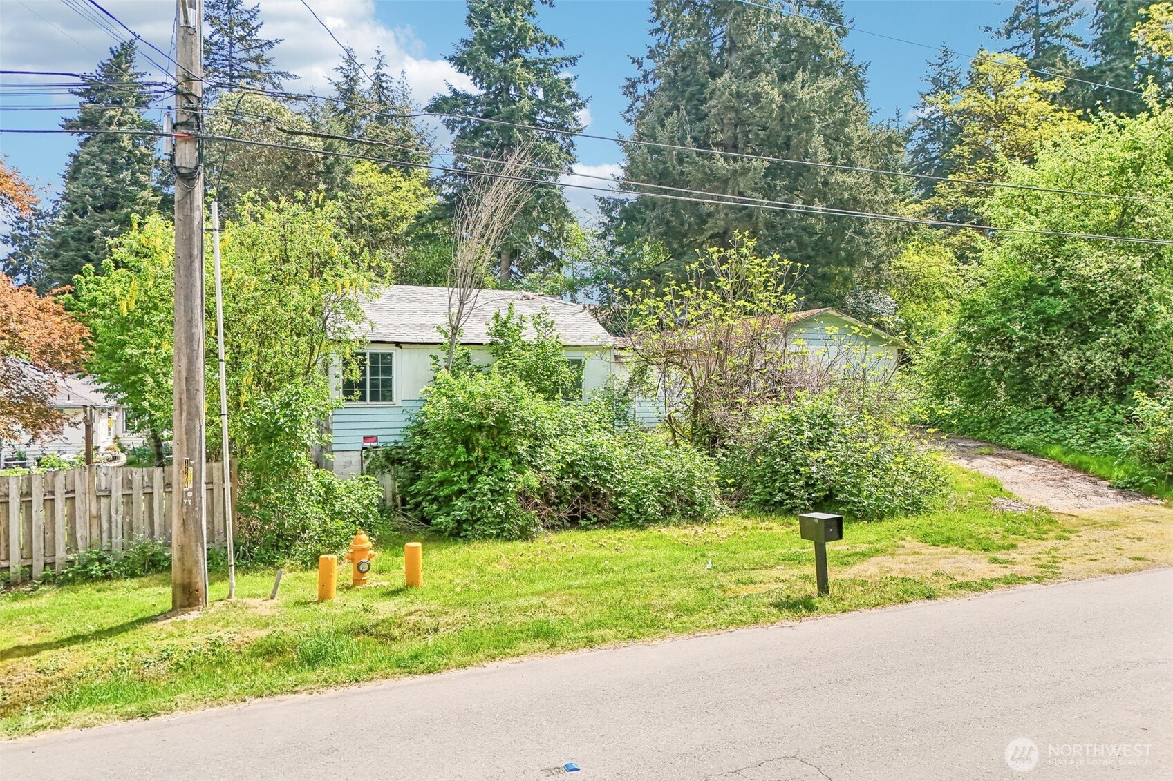 12242 10th Avenue S Seattle WA 98168