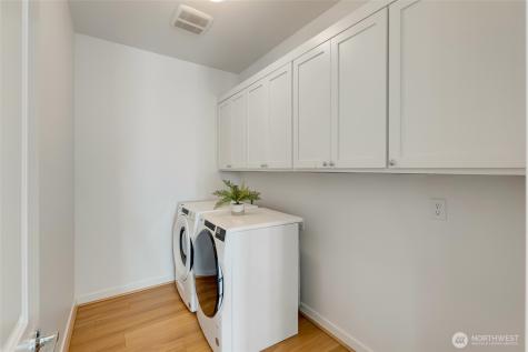 33133 Evergreen Avenue SE Black Diamond WA 98010