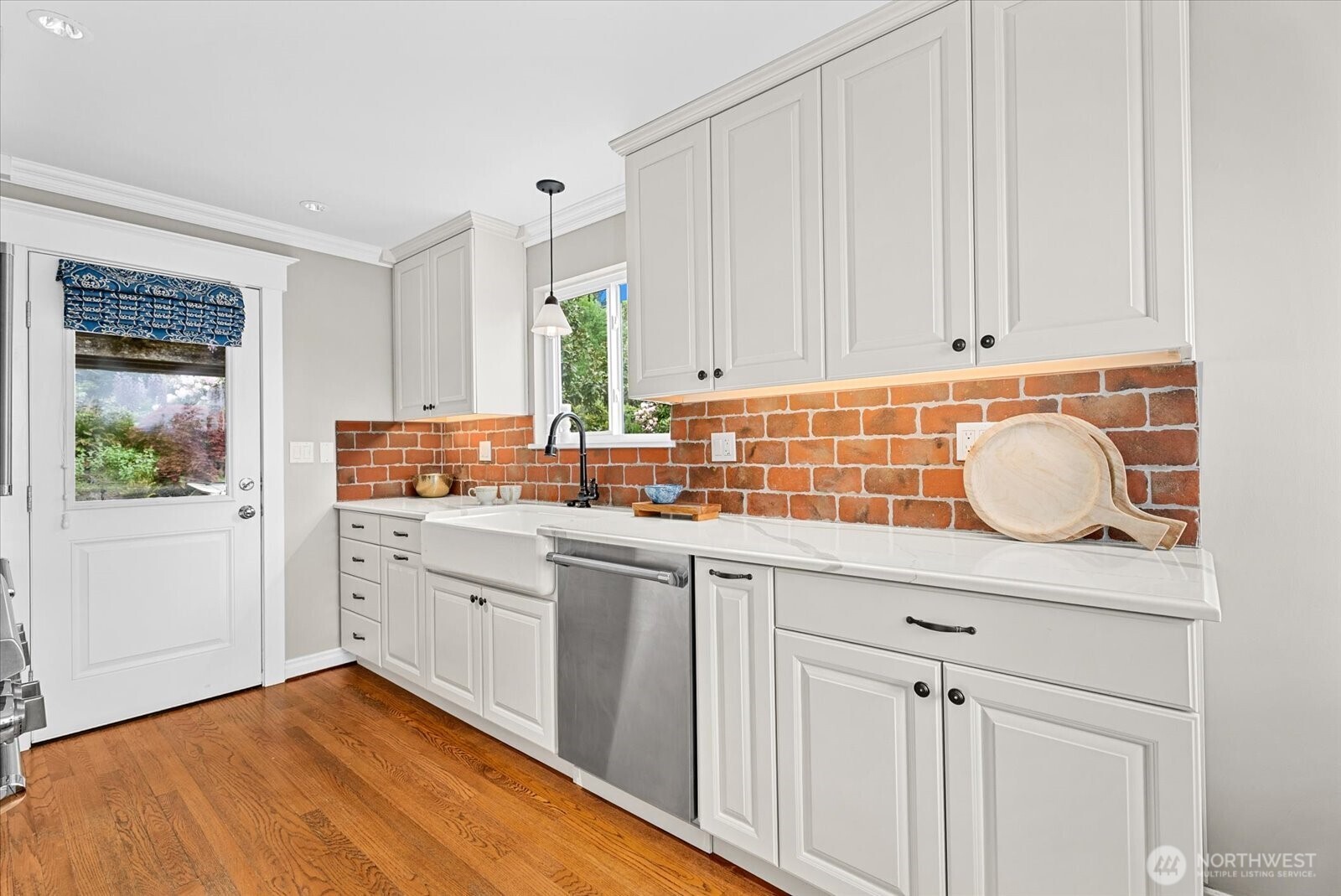 4565 E Laurel Drive NE Seattle WA 98105