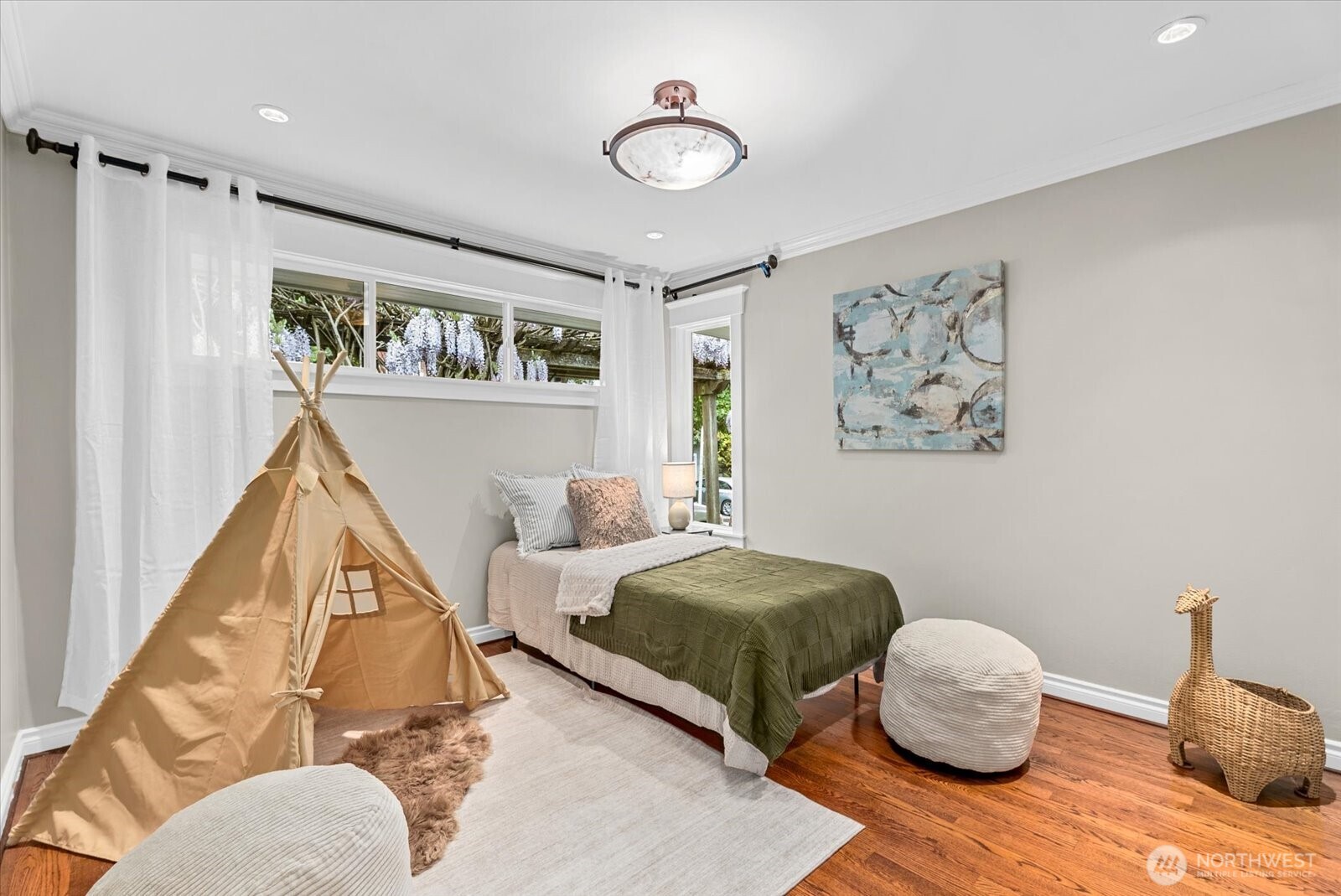 4565 E Laurel Drive NE Seattle WA 98105