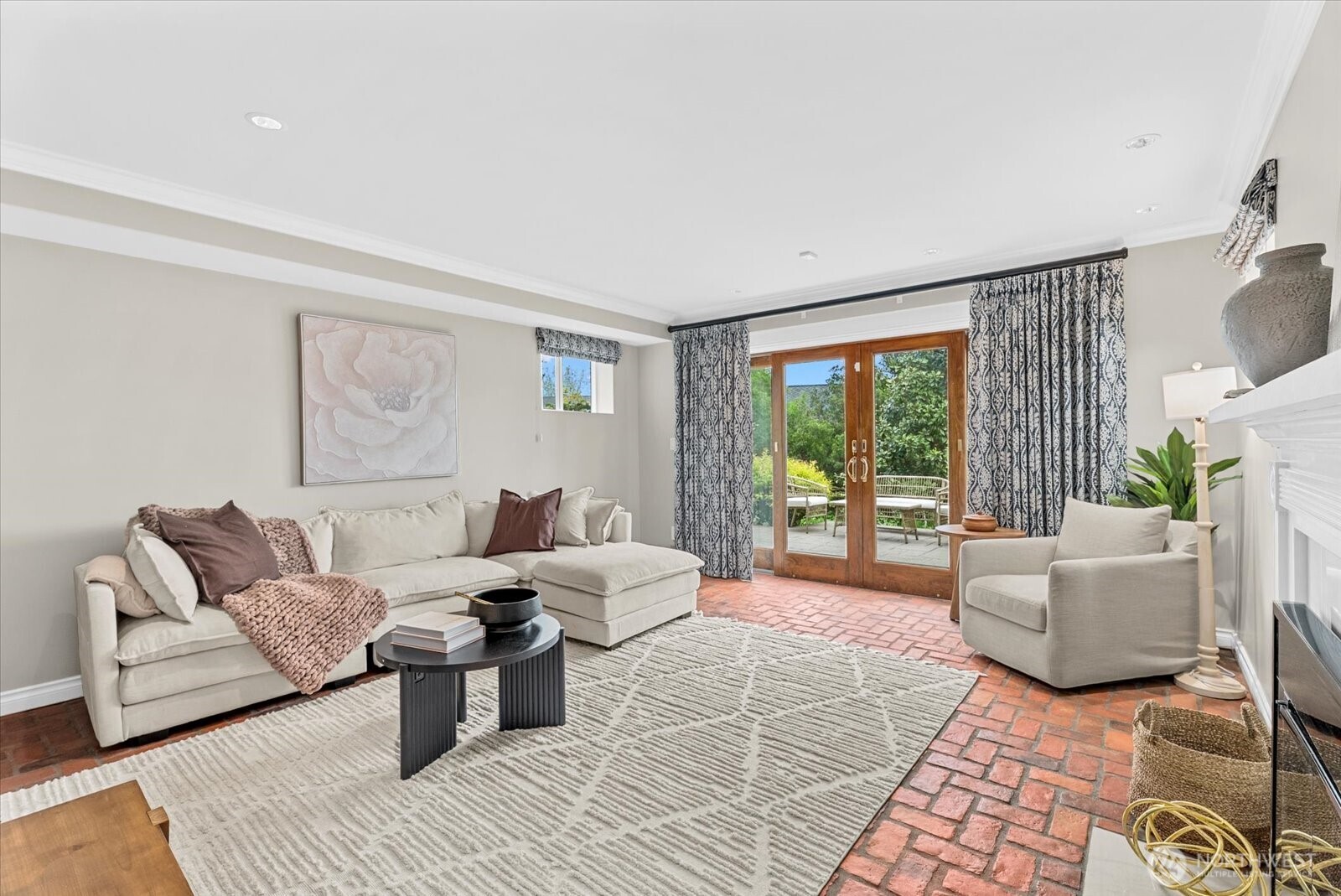 4565 E Laurel Drive NE Seattle WA 98105