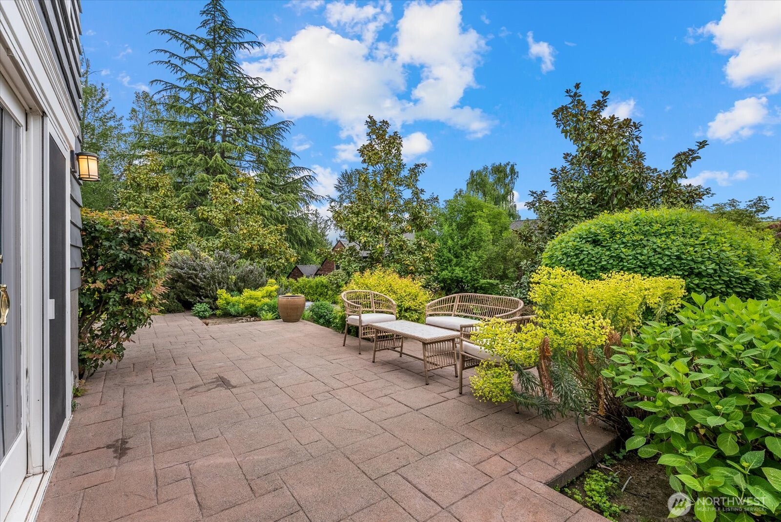 4565 E Laurel Drive NE Seattle WA 98105
