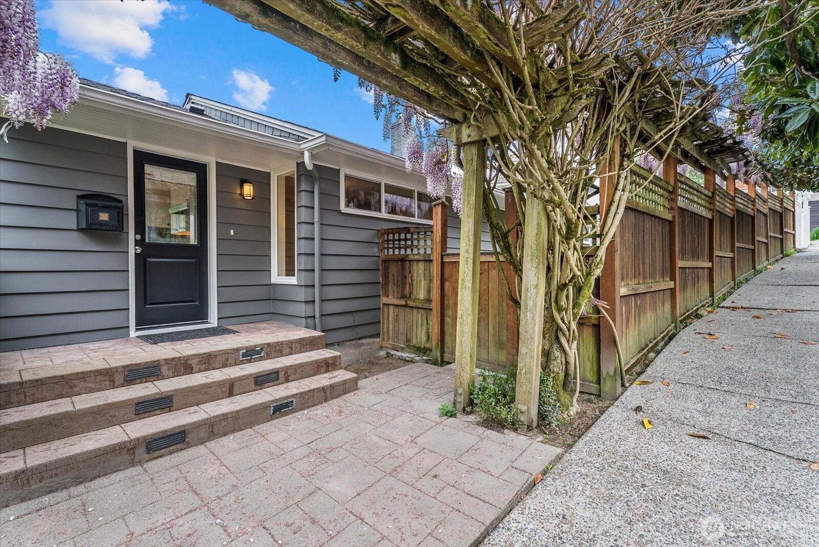 4565 E Laurel Drive NE Seattle WA 98105
