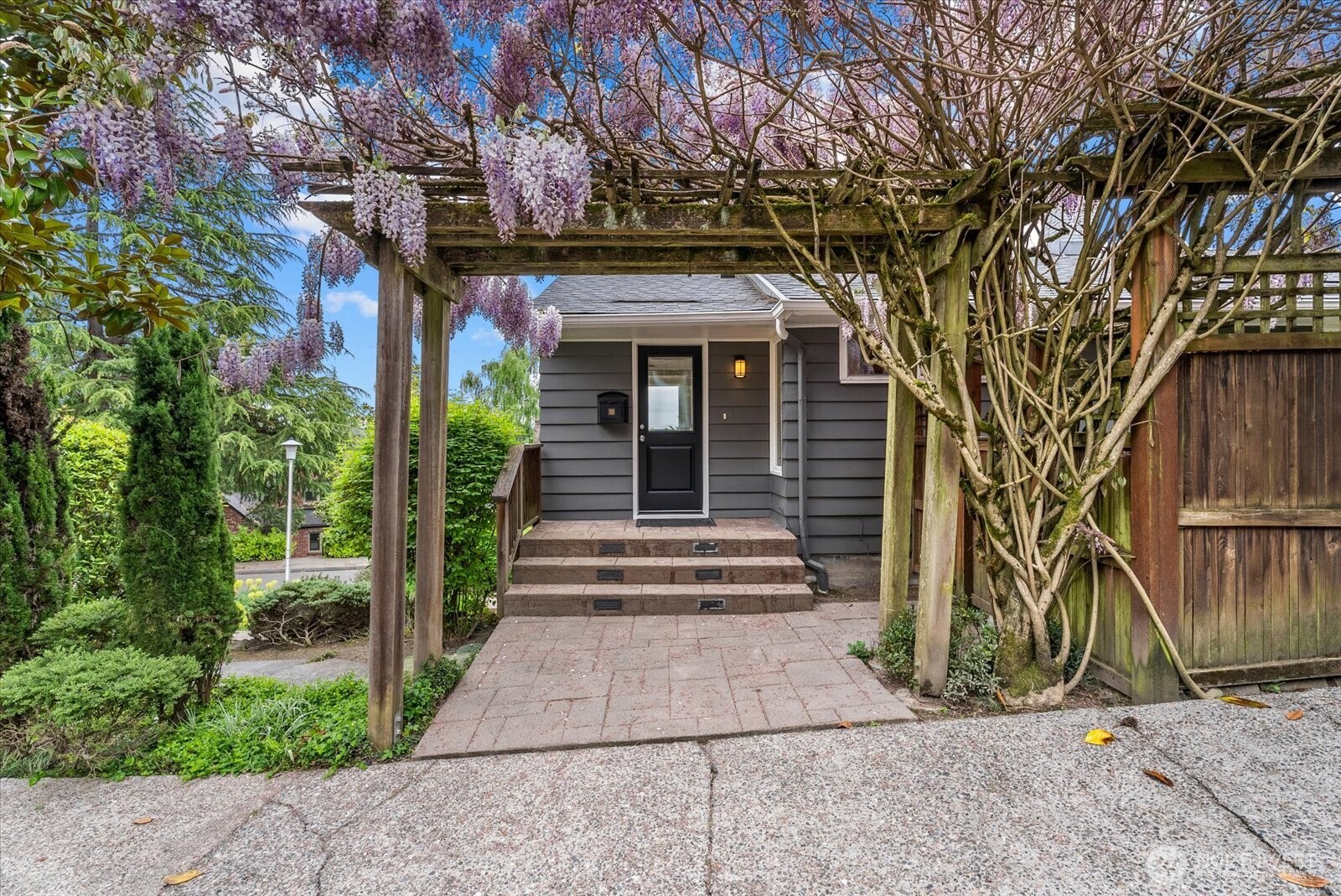 4565 E Laurel Drive NE Seattle WA 98105
