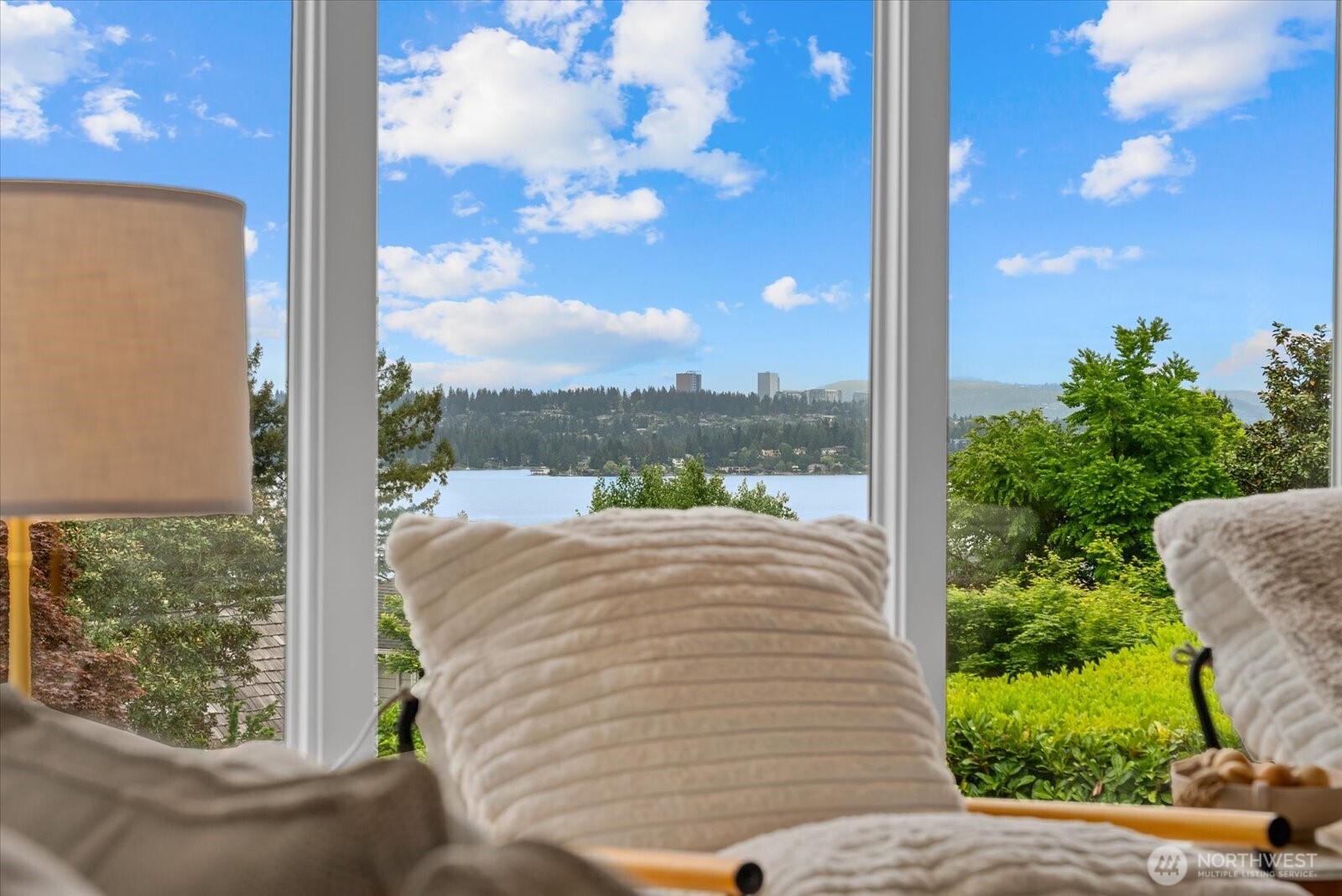 4565 E Laurel Drive NE Seattle WA 98105