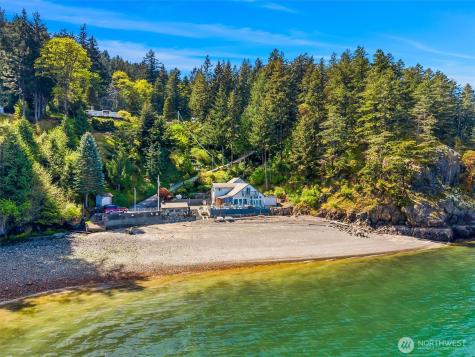 1442 Seacrest Drive Lummi Island WA 98262