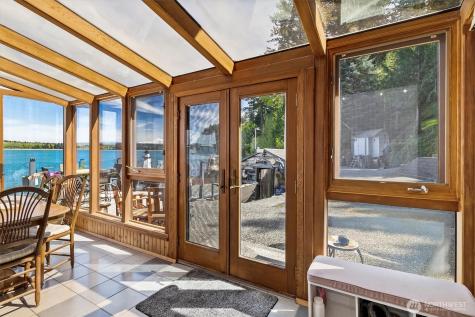 1442 Seacrest Drive Lummi Island WA 98262