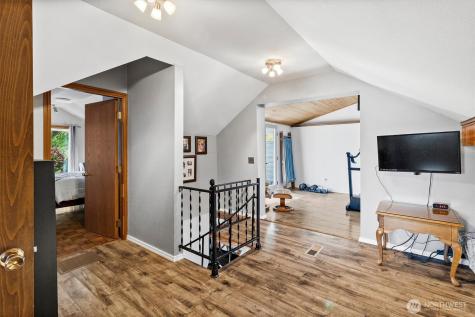 1442 Seacrest Drive Lummi Island WA 98262
