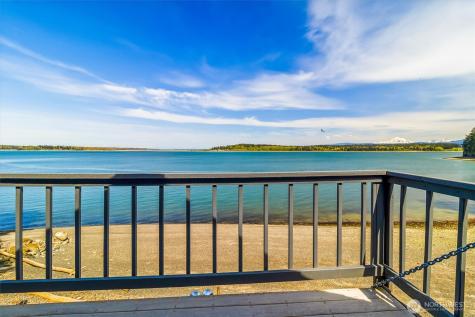 1442 Seacrest Drive Lummi Island WA 98262