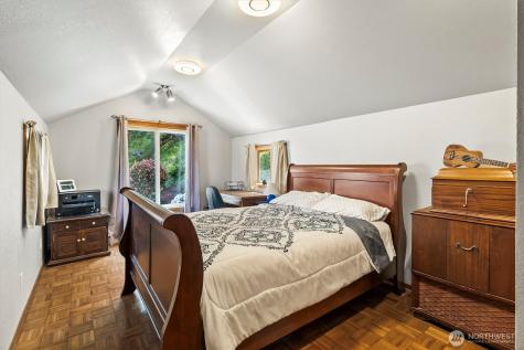 1442 Seacrest Drive Lummi Island WA 98262