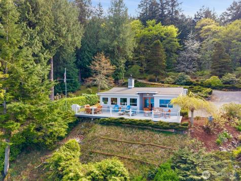 1442 Seacrest Drive Lummi Island WA 98262
