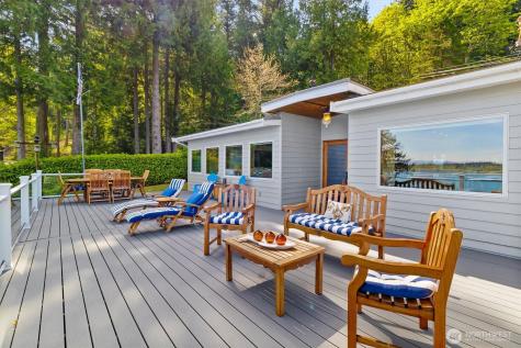 1442 Seacrest Drive Lummi Island WA 98262
