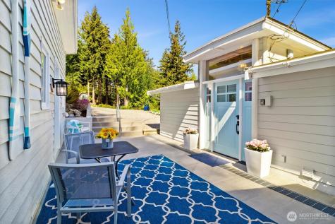 1442 Seacrest Drive Lummi Island WA 98262