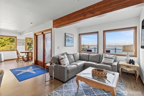 1442 Seacrest Drive Lummi Island WA 98262