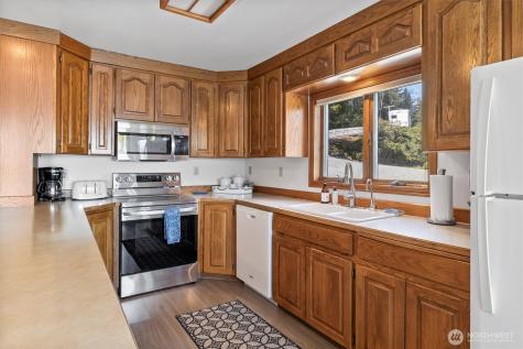1442 Seacrest Drive Lummi Island WA 98262