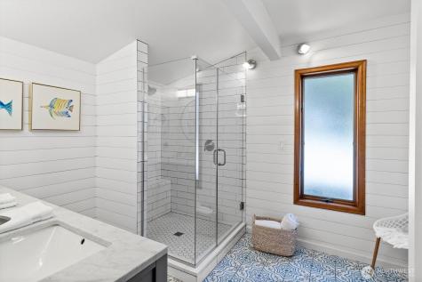 1442 Seacrest Drive Lummi Island WA 98262