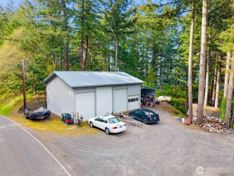 1442 Seacrest Drive Lummi Island WA 98262