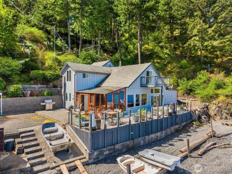 1442 Seacrest Drive Lummi Island WA 98262