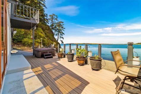 1442 Seacrest Drive Lummi Island WA 98262