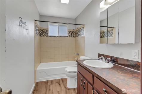 2914 Forest Rim Court S Puyallup WA 98374