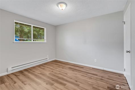 2914 Forest Rim Court S Puyallup WA 98374