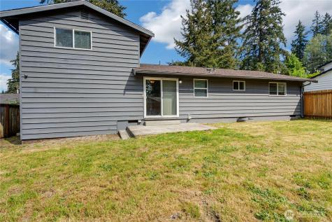 2914 Forest Rim Court S Puyallup WA 98374