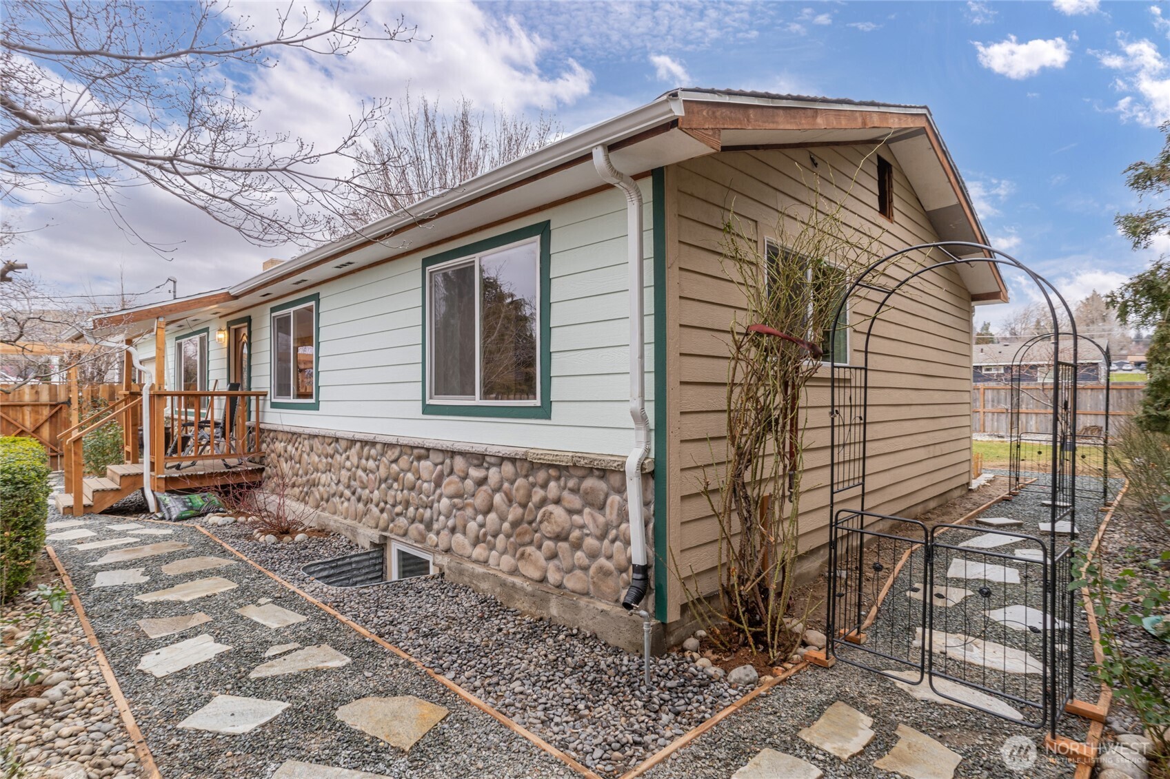 785 N Jerome Lane East Wenatchee WA 98802