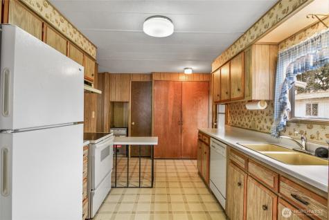 5220 SW 176th Street Lynnwood WA 98037