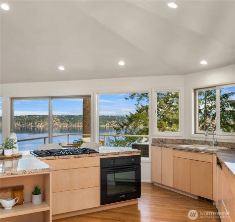 936 170th Place SE Bellevue WA 98008