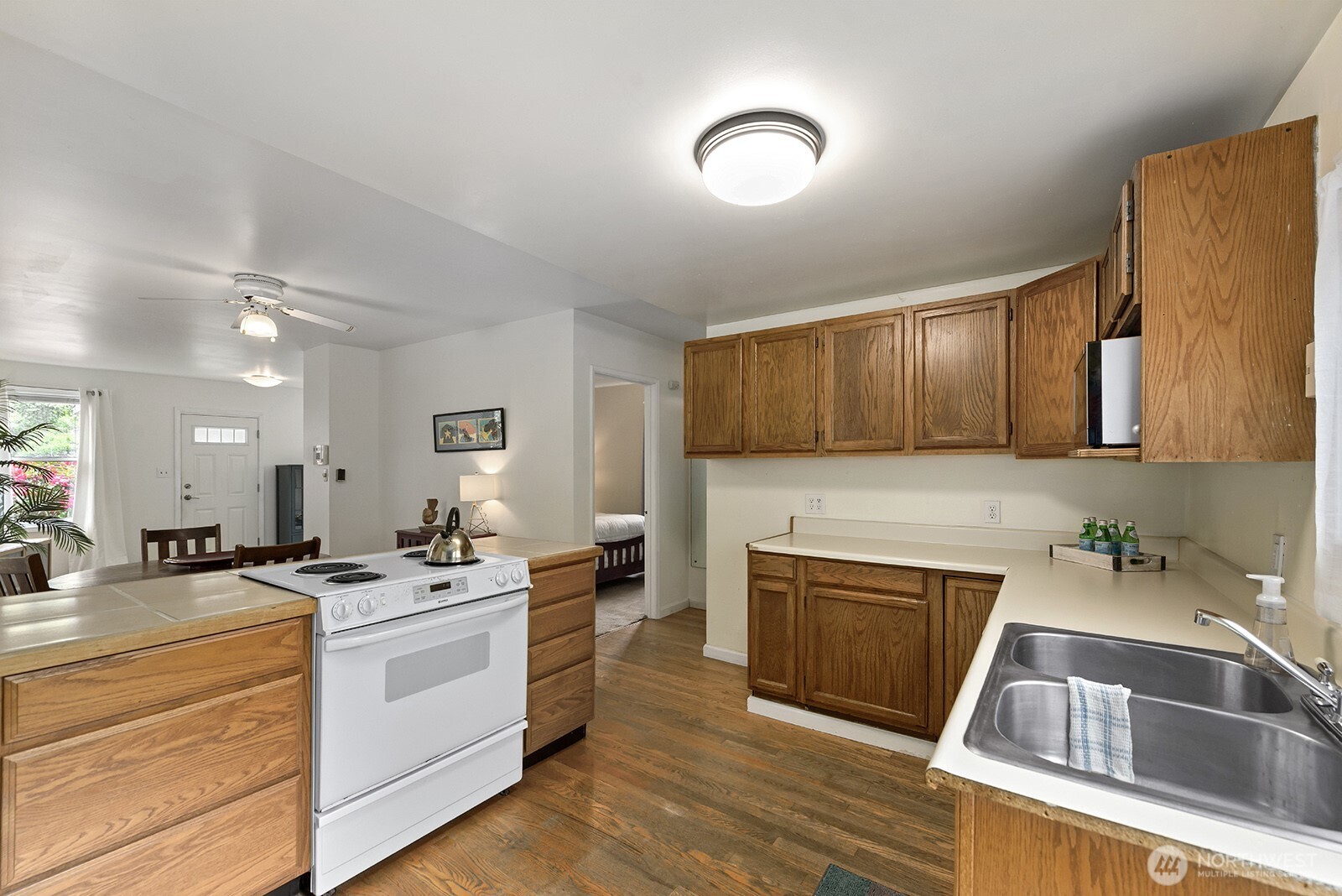 8844 18th Avenue SW Seattle WA 98106