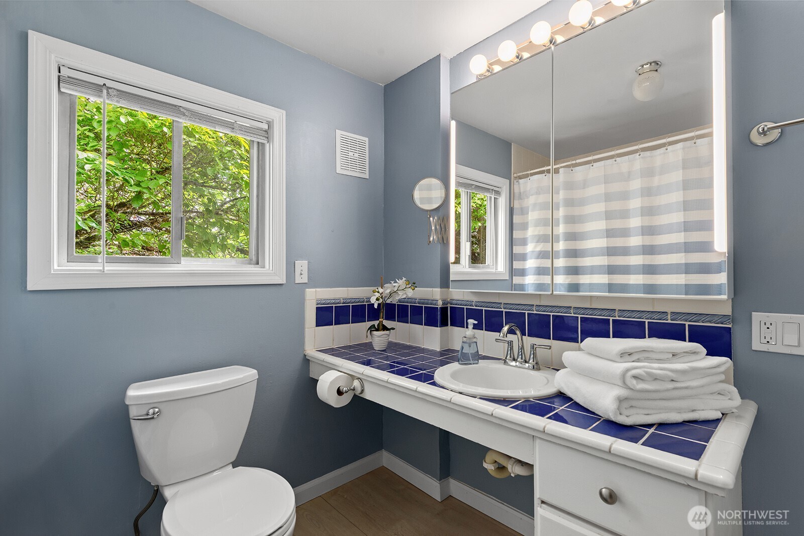 8844 18th Avenue SW Seattle WA 98106