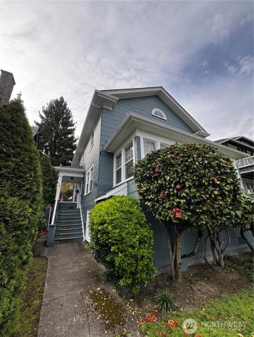 5235 19th Avenue NE Seattle WA 98105