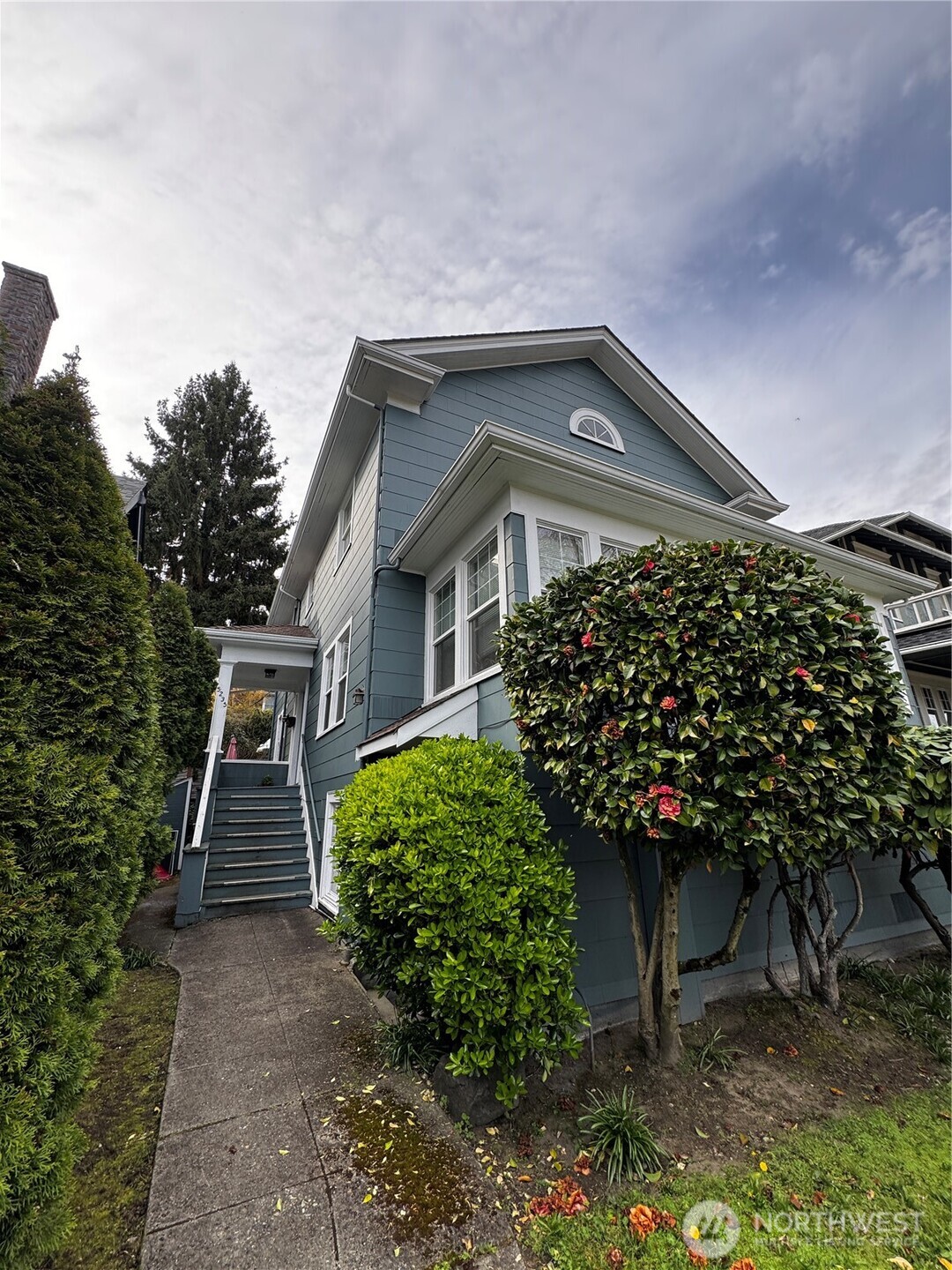 5235 19th Avenue NE Seattle WA 98105