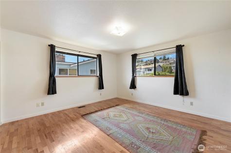 2601 2nd Avenue E Port Orchard WA 98366