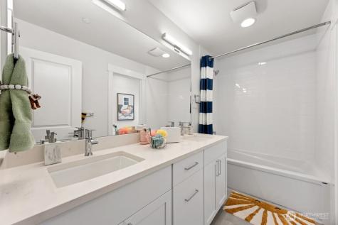 19512 81st Place NE Kenmore WA 98028