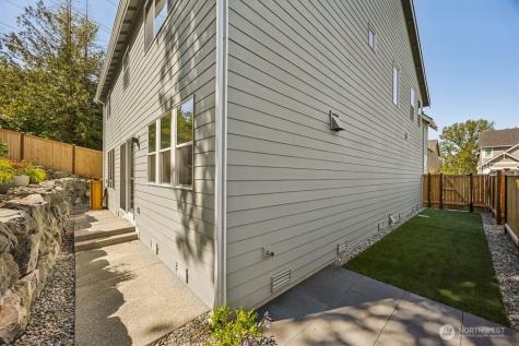 19512 81st Place NE Kenmore WA 98028