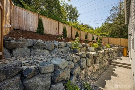 19512 81st Place NE Kenmore WA 98028